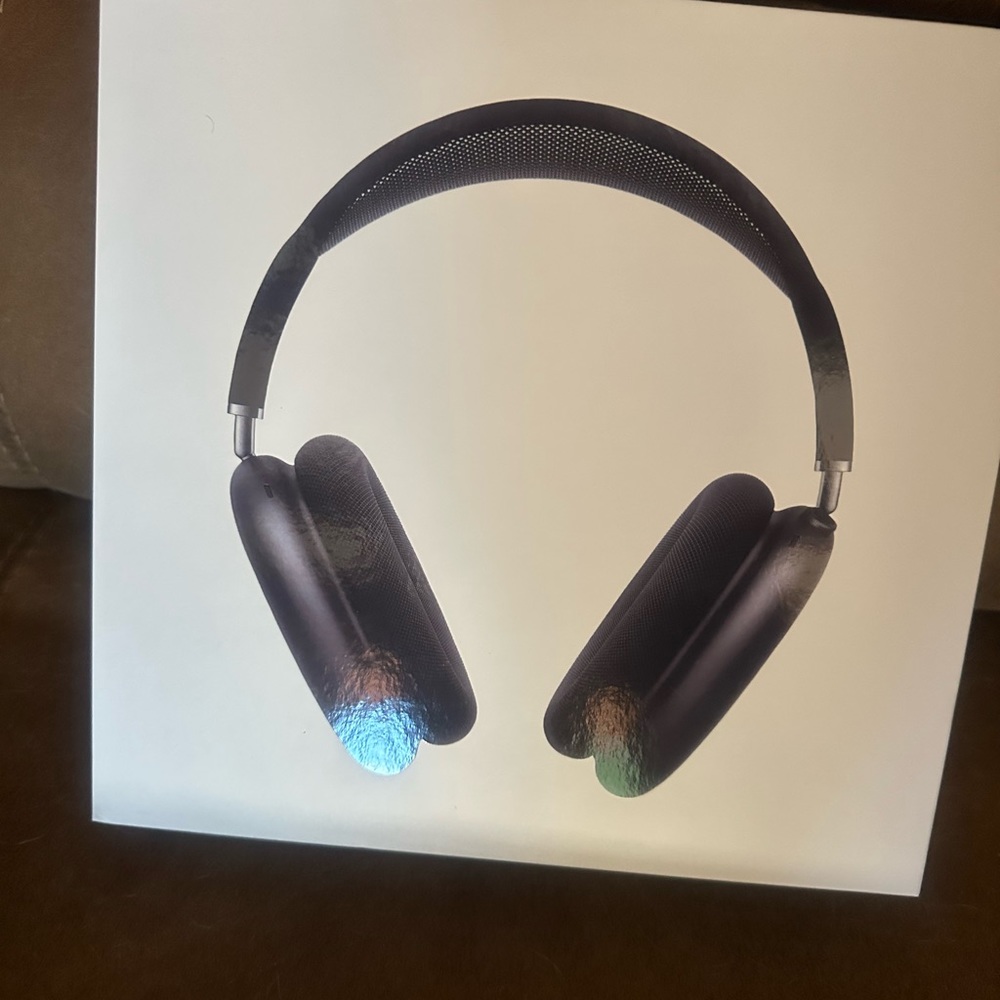 AirPods Max(SEND BEST OFFER)